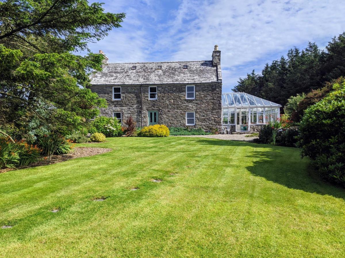 Cosy, Coastal Retreat With A Large Garden Villa Monreith Bagian luar foto
