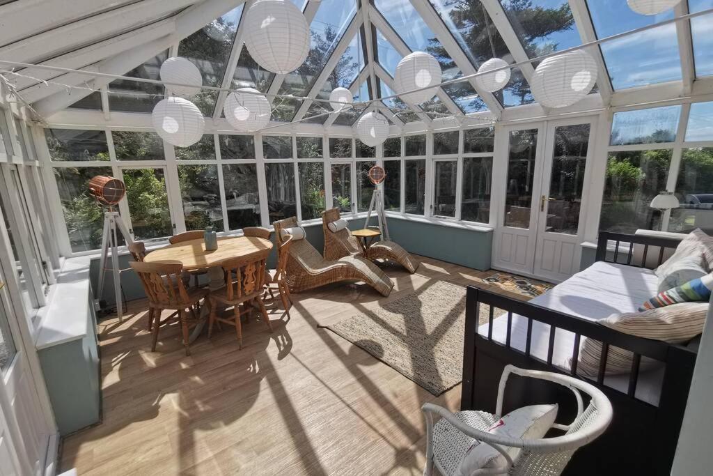 Cosy, Coastal Retreat With A Large Garden Villa Monreith Bagian luar foto