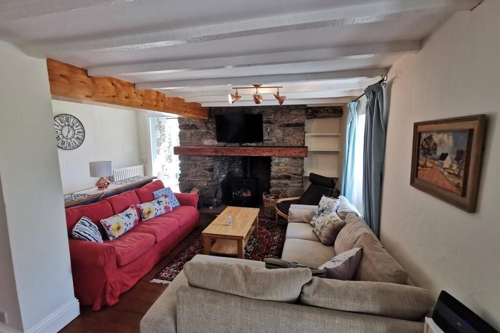 Cosy, Coastal Retreat With A Large Garden Villa Monreith Bagian luar foto