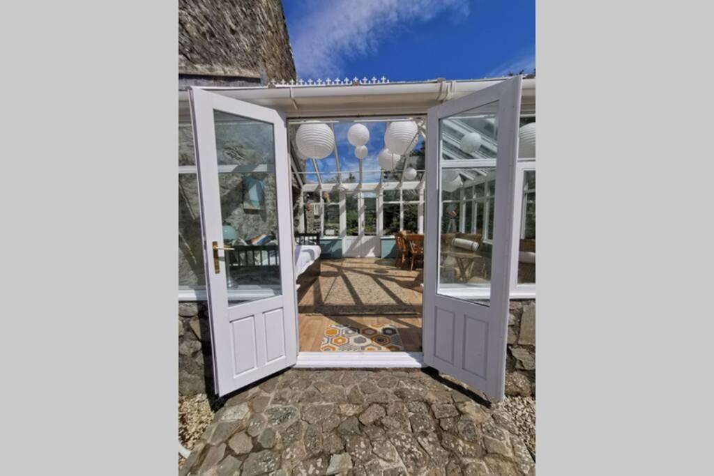 Cosy, Coastal Retreat With A Large Garden Villa Monreith Bagian luar foto