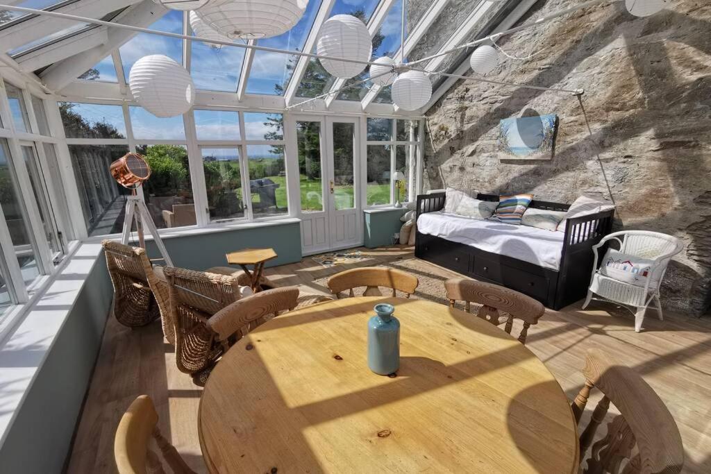 Cosy, Coastal Retreat With A Large Garden Villa Monreith Bagian luar foto