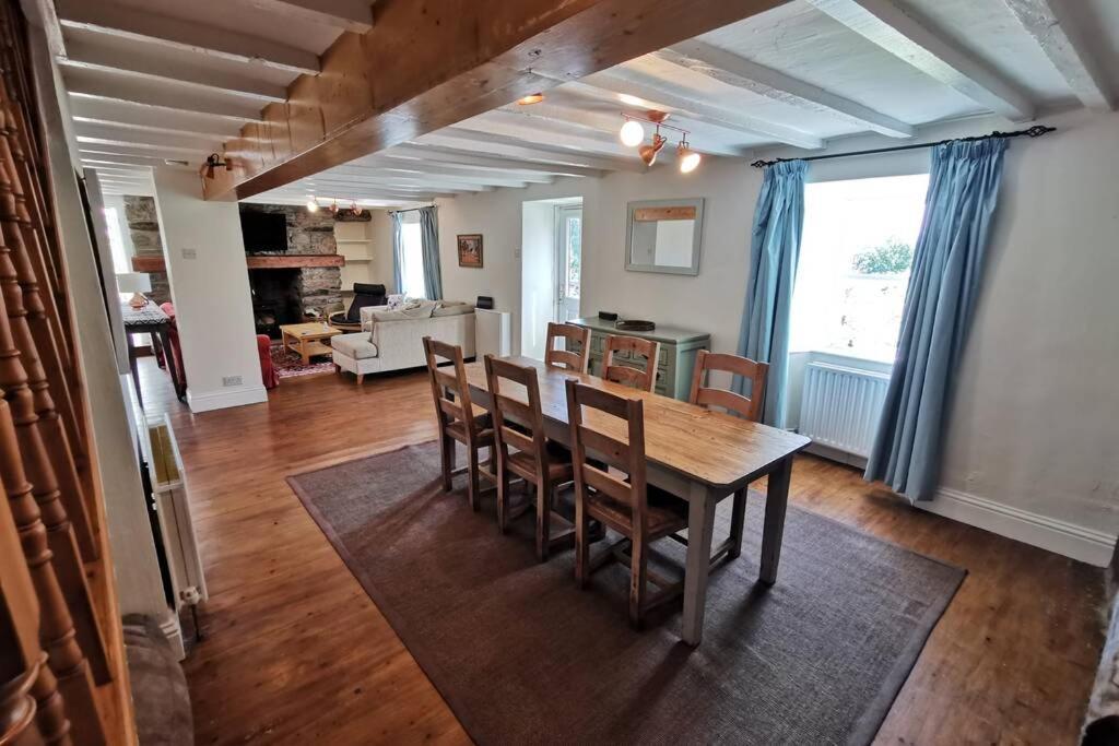 Cosy, Coastal Retreat With A Large Garden Villa Monreith Bagian luar foto