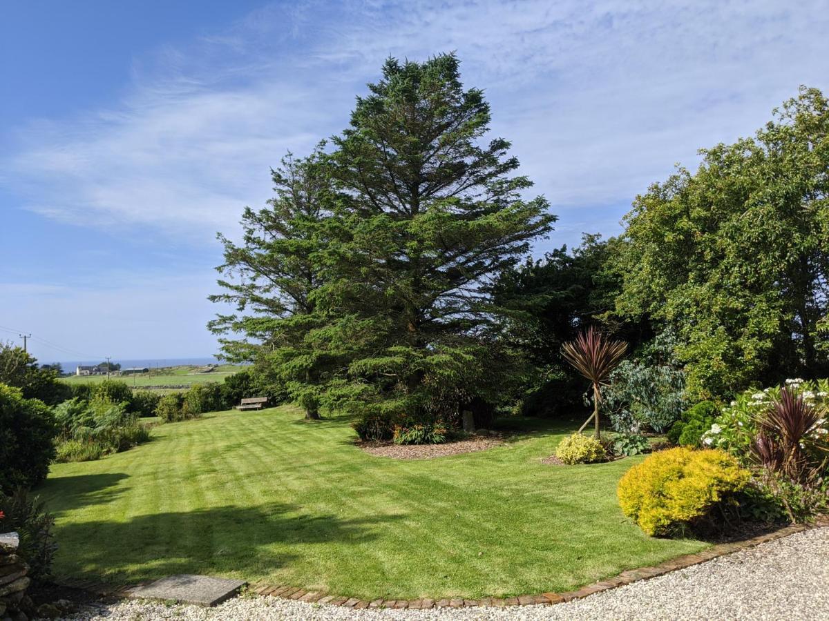 Cosy, Coastal Retreat With A Large Garden Villa Monreith Bagian luar foto